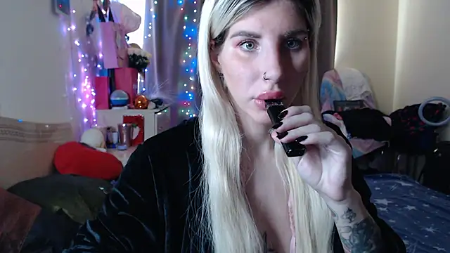 Snapshot of BLACKPeonyy chatting on September 13, 2025, 5:51 am BLACKPeonyy online show from September 13, 2025, 5:51 am