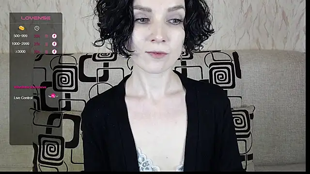 TinaWince online show from February 5, 2025, 8:32 am