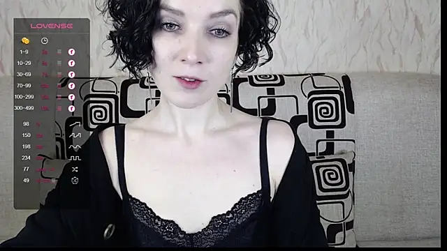 TinaWince online show from February 7, 2025, 5:52 am