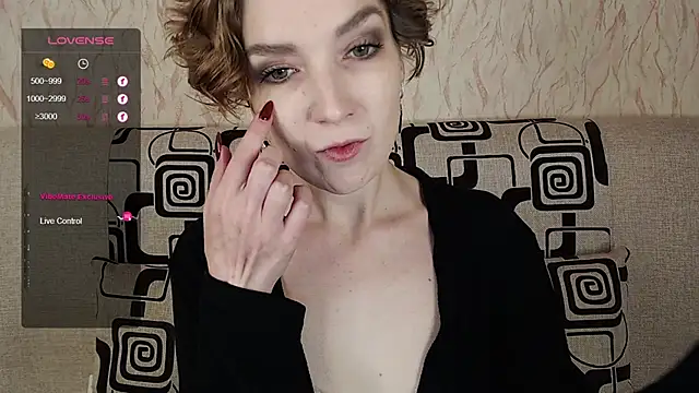 Snapshot of TinaWince chatting on October 19, 2025, 4:48 am TinaWince online show from October 19, 2025, 4:48 am