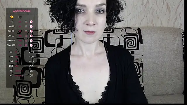 TinaWince online show from February 6, 2025, 8:50 am