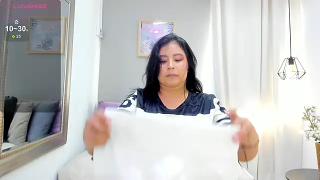  alaiasmile  online show from February 20, 2025, 7:41 pm