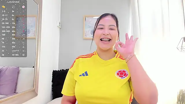  alaiasmile  online show from March 26, 2026, 7:12 pm