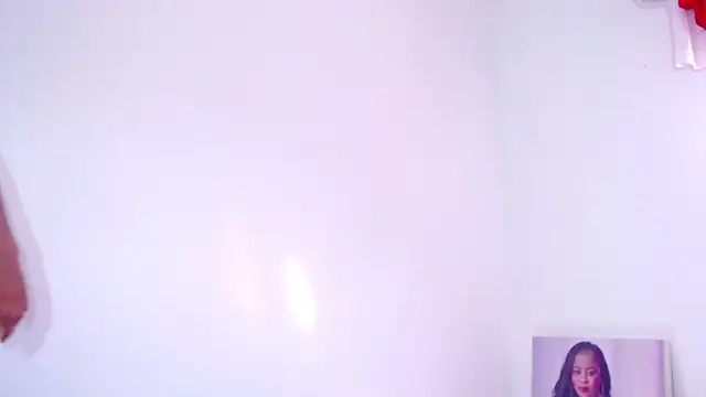 Snapshot of LAISYBROWNX chatting on October 31, 2025, 2:24 pm LAISYBROWNX online show from October 31, 2025, 2:24 pm