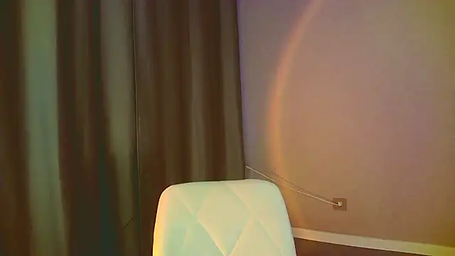 Snapshot of mia_raspberrie chatting on January 7, 2025, 5:43 am mia raspberrie online show from January 7, 2025, 5:43 am