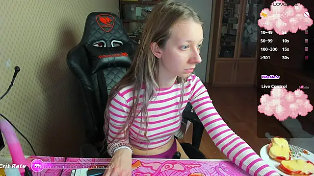 Snapshot of cutieMila chatting on December 19, 2025, 7:33 am cutieMila online show from December 19, 2025, 7:33 am