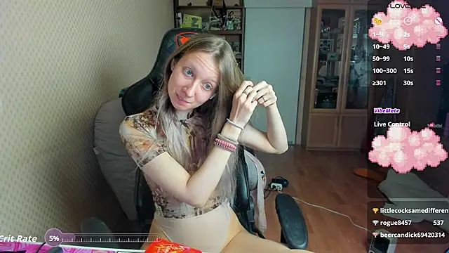 Snapshot of cutieMila chatting on November 10, 2025, 11:37 am cutieMila online show from November 10, 2025, 11:37 am