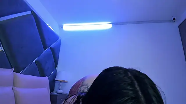 Charlotte Myers online show from October 11, 2025, 8:43 pm