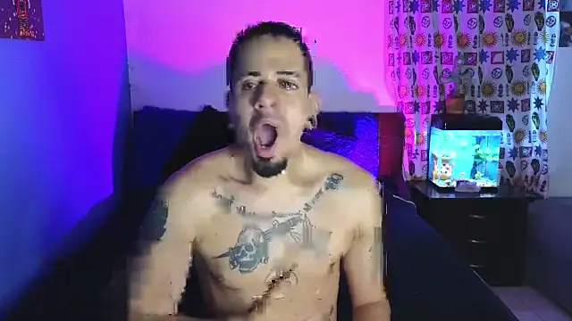 Snapshot of tony_and_sophia chatting on October 2, 2025, 11:02 am tony and sophia online show from October 2, 2025, 11:02 am