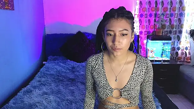 Snapshot of tony_and_sophia chatting on September 19, 2025, 2:10 pm tony and sophia online show from September 19, 2025, 2:10 pm