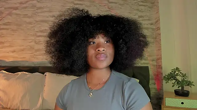 Snapshot of Anneth__M chatting on September 23, 2025, 7:32 pm Anneth  M online show from September 23, 2025, 7:32 pm