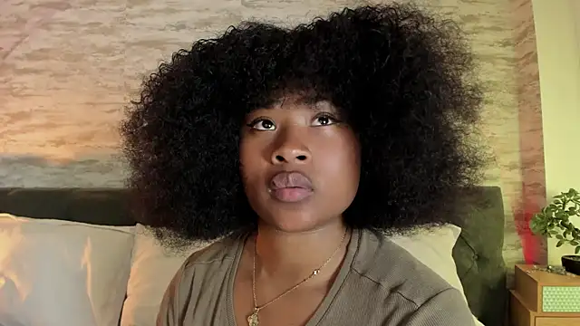 Snapshot of Anneth__M chatting on October 8, 2025, 7:36 pm Anneth  M online show from October 8, 2025, 7:36 pm