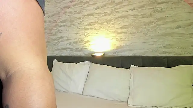 Snapshot of Anneth__M chatting on September 19, 2025, 7:51 pm Anneth  M online show from September 19, 2025, 7:51 pm