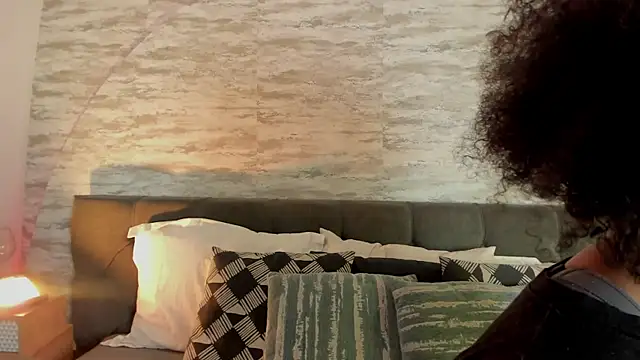 Snapshot of Anneth__M chatting on October 2, 2025, 7:39 pm Anneth  M online show from October 2, 2025, 7:39 pm