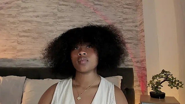 Snapshot of Anneth__M chatting on October 15, 2025, 7:44 pm Anneth  M online show from October 15, 2025, 7:44 pm