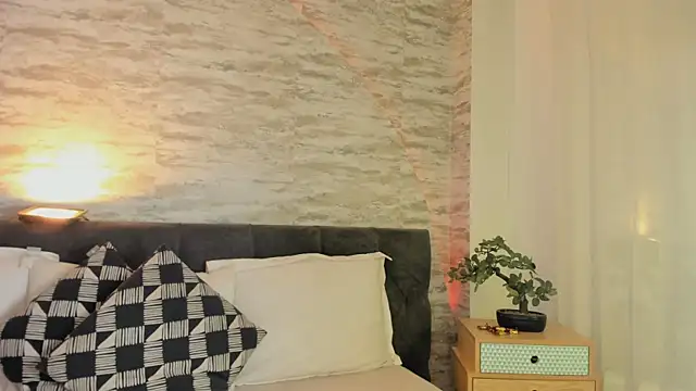 Snapshot of Anneth__M chatting on September 18, 2025, 7:39 pm Anneth  M online show from September 18, 2025, 7:39 pm