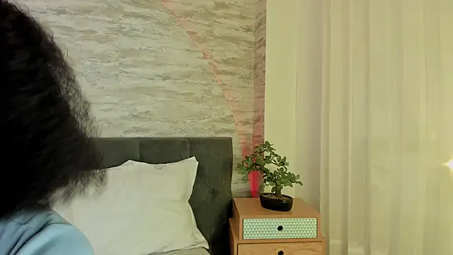 Snapshot of Anneth__M chatting on September 26, 2025, 7:43 pm Anneth  M online show from September 26, 2025, 7:43 pm