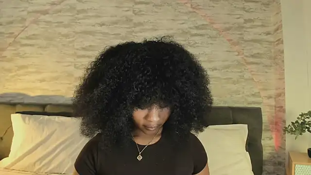 Snapshot of Anneth__M chatting on September 17, 2025, 7:38 pm Anneth  M online show from September 17, 2025, 7:38 pm