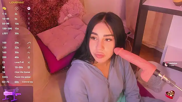 Snapshot of Chanttall_ chatting on February 19, 2025, 4:44 am Chanttall online show from February 19, 2025, 4:44 am