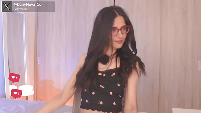 Snapshot of DanyNova_Co chatting on May 3, 2026, 9:07 pm DanyNova Co online show from May 3, 2026, 9:07 pm