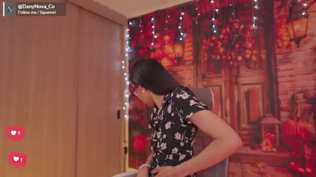 Snapshot of DanyNova_Co chatting on October 20, 2025, 9:04 pm DanyNova Co online show from October 20, 2025, 9:04 pm