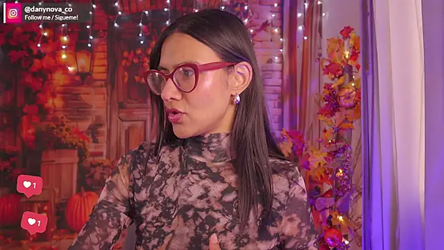 Snapshot of DanyNova_Co chatting on October 8, 2025, 9:04 pm DanyNova Co online show from October 8, 2025, 9:04 pm