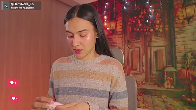 Snapshot of DanyNova_Co chatting on October 12, 2025, 9:27 pm DanyNova Co online show from October 12, 2025, 9:27 pm