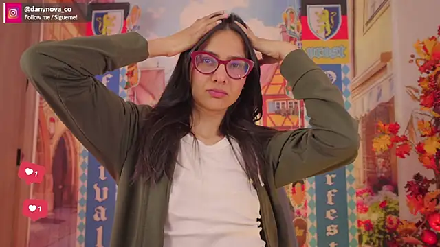 Snapshot of DanyNova_Co chatting on October 1, 2025, 9:18 pm DanyNova Co online show from October 1, 2025, 9:18 pm