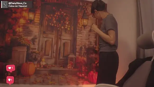 Snapshot of DanyNova_Co chatting on September 22, 2025, 9:10 pm DanyNova Co online show from September 22, 2025, 9:10 pm