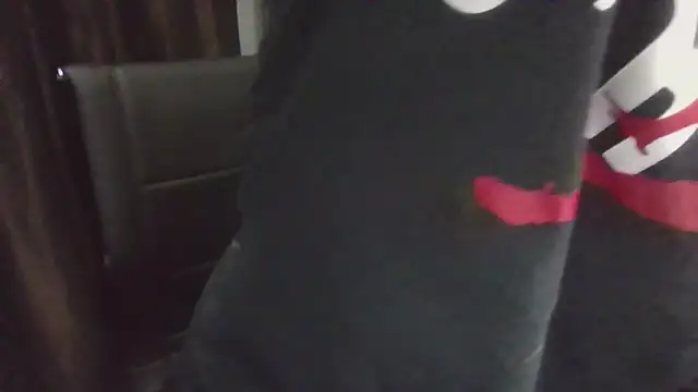 Snapshot of HungStud4You chatting on October 15, 2025, 1:15 am HungStud4You online show from October 15, 2025, 1:15 am