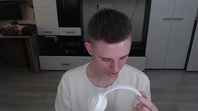 Snapshot of angryzan chatting on October 6, 2025, 5:52 am angryzan online show from October 6, 2025, 5:52 am