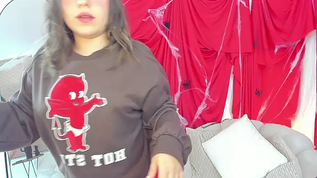 Snapshot of SofiMeza chatting on October 27, 2025, 4:08 pm SofiMeza online show from October 27, 2025, 4:08 pm