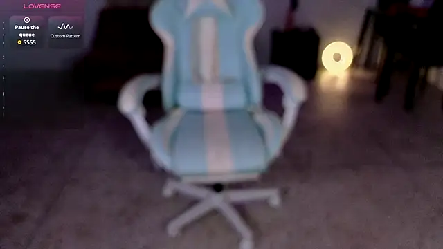 Snapshot of Peggy_Funn chatting on October 27, 2025, 12:11 am Peggy Funn online show from October 27, 2025, 12:11 am