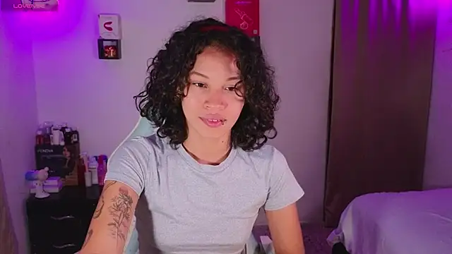 Snapshot of Peggy_Funn chatting on June 15, 2026, 6:24 am Peggy Funn online show from June 15, 2026, 6:24 am