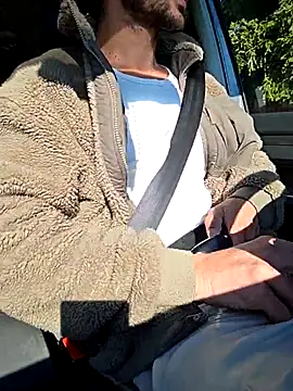 Snapshot of Zeefy chatting on October 4, 2025, 7:54 am Zeefy online show from October 4, 2025, 7:54 am