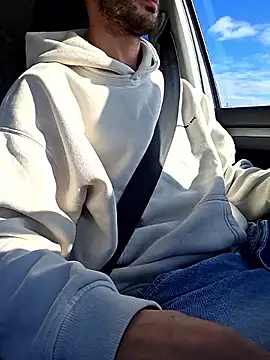 Snapshot of Zeefy chatting on October 26, 2025, 9:53 am Zeefy online show from October 26, 2025, 9:53 am