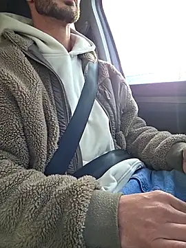 Snapshot of Zeefy chatting on October 29, 2025, 7:40 am Zeefy online show from October 29, 2025, 7:40 am