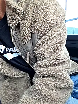 Snapshot of Zeefy chatting on September 26, 2025, 8:32 am Zeefy online show from September 26, 2025, 8:32 am