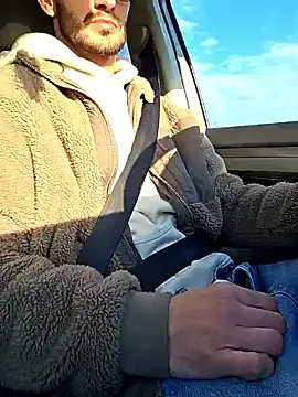 Snapshot of Zeefy chatting on November 1, 2025, 7:24 am Zeefy online show from November 1, 2025, 7:24 am