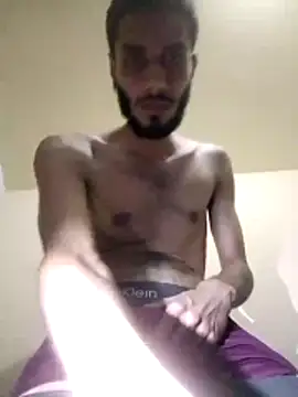 jhon01000 online show from April 14, 2026, 3:33 am