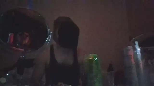 hailzeffn online show from April 16, 2026, 9:39 pm