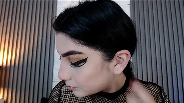 Snapshot of sophy_rock chatting on October 1, 2025, 3:05 pm sophy rock online show from October 1, 2025, 3:05 pm