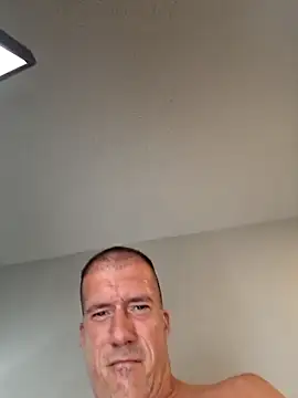 Snapshot of mike_negus_ chatting on October 21, 2025, 9:47 pm mike negus online show from October 21, 2025, 9:47 pm