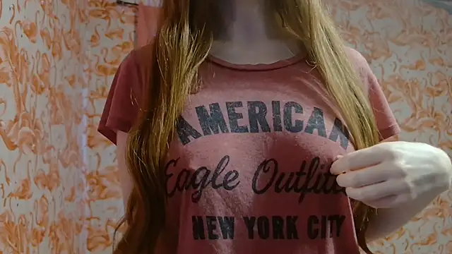 strawberrysmoothie online show from February 6, 2026, 9:11 pm