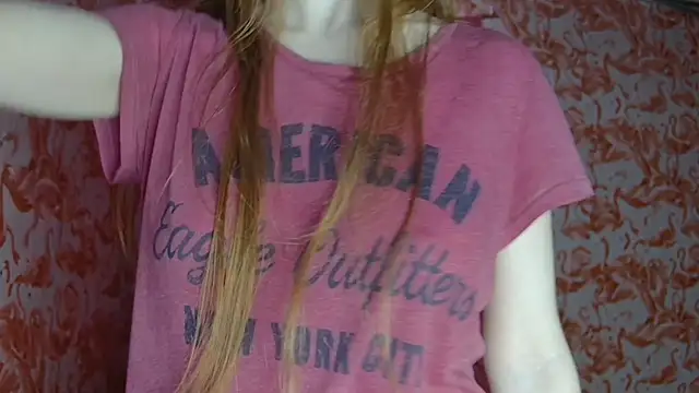 strawberrysmoothie online show from April 5, 2026, 9:21 pm