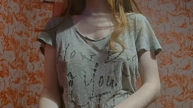 Snapshot of strawberrysmoothie chatting on February 13, 2025, 12:35 am strawberrysmoothie online show from February 13, 2025, 12:35 am