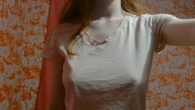 Snapshot of strawberrysmoothie chatting on January 20, 2025, 12:46 am strawberrysmoothie online show from January 20, 2025, 12:46 am