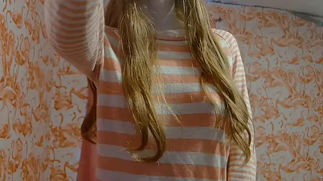 Snapshot of strawberrysmoothie chatting on October 26, 2025, 6:52 pm strawberrysmoothie online show from October 26, 2025, 6:52 pm