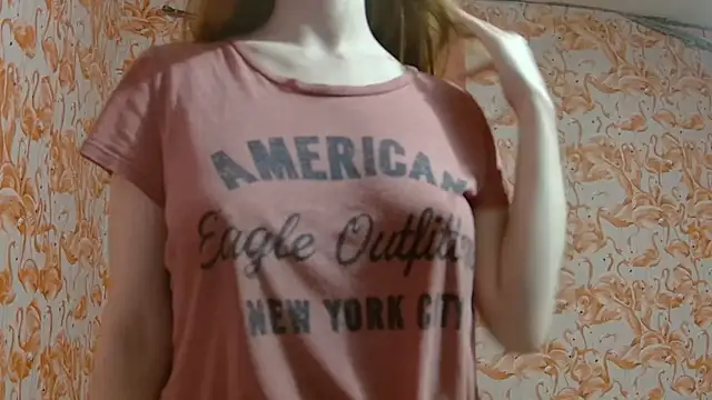 Snapshot of strawberrysmoothie chatting on October 3, 2025, 1:53 am strawberrysmoothie online show from October 3, 2025, 1:53 am