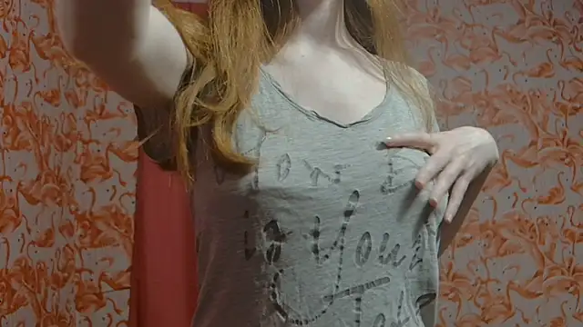 Snapshot of strawberrysmoothie chatting on February 11, 2025, 3:18 am strawberrysmoothie online show from February 11, 2025, 3:18 am